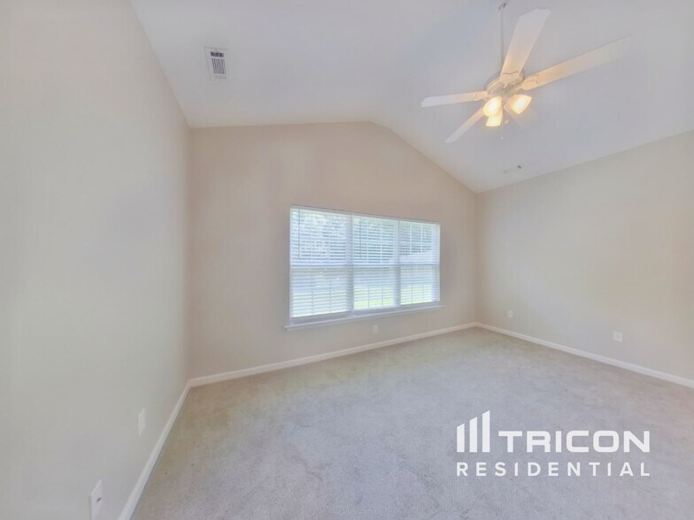 Building Photo - 748 Overton Ridge Way