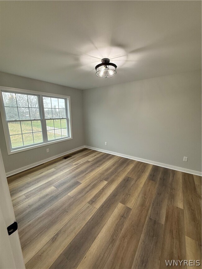 Building Photo - 5156 Berg Rd