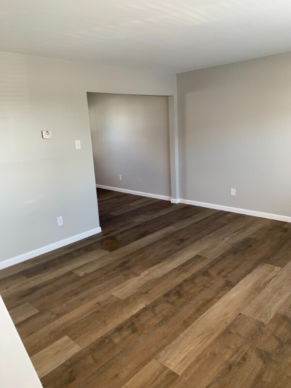 Building Photo - 2 W Academy Dr