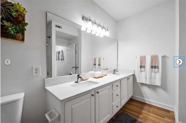 Building Photo - 350 Perimeter N Ctr