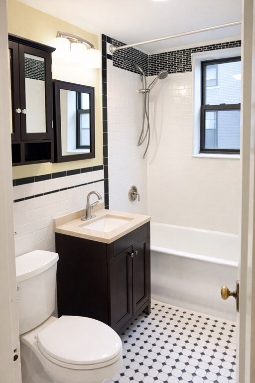 Building Photo - 466 Commonwealth Ave