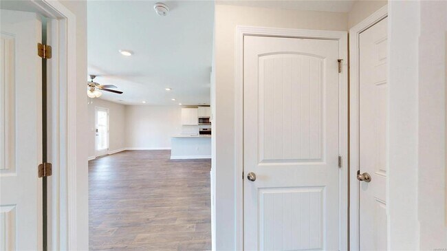 Building Photo - 7726 Shaddix St