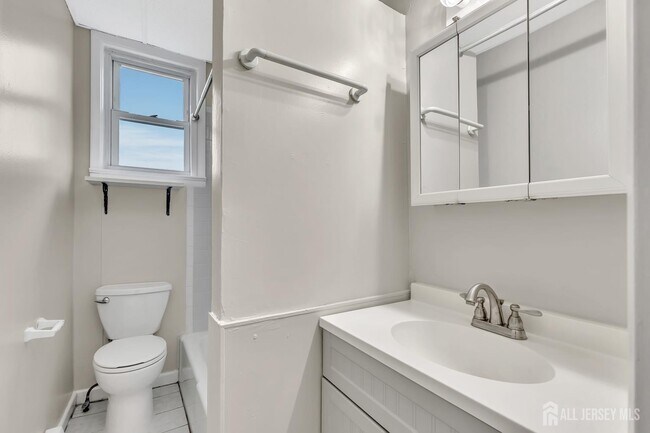 Building Photo - 91 2nd St
