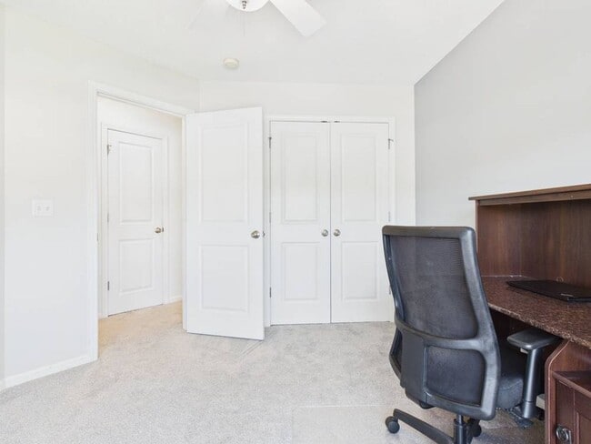 Building Photo - 116 Deerfield Dr