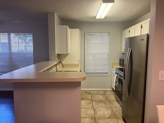 Building Photo - Great First Floor Condo in the Reserve at Woodbridge