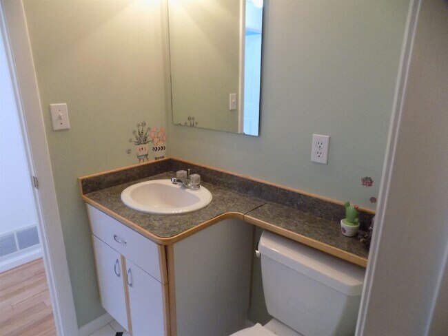 Building Photo - 53 Back River Rd