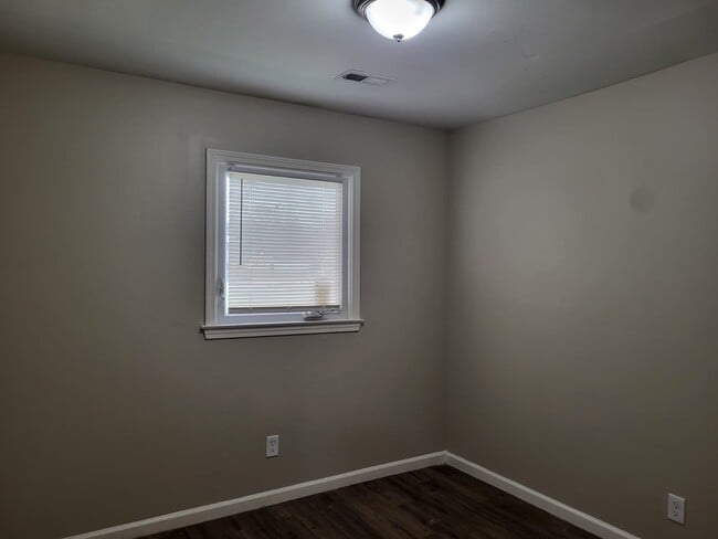 Building Photo - 3107 Andros Dr SW