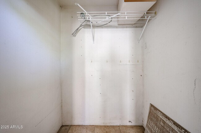 Building Photo - 1295 N Ash St