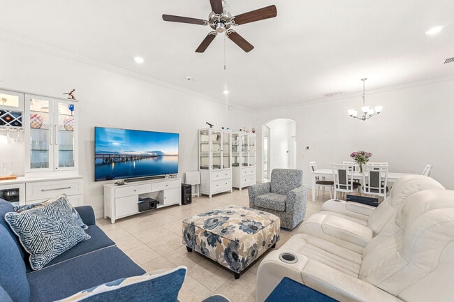 Building Photo - 6435 Montserrat Dr