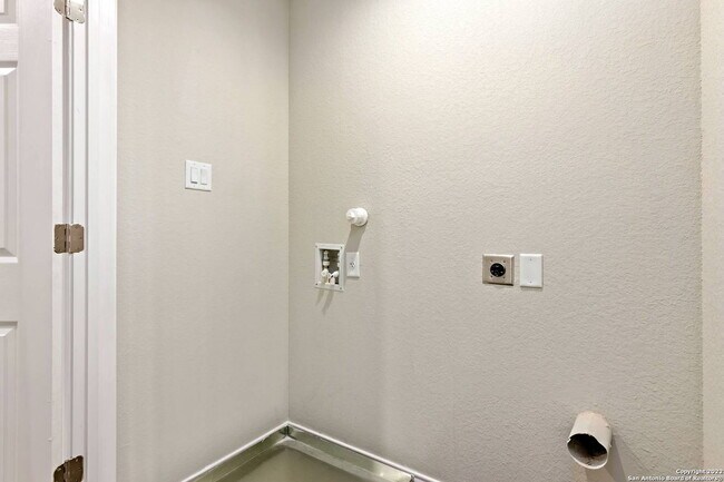 Building Photo - 9110 Canyon Bnd