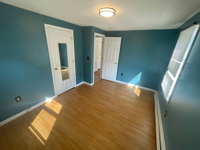 Building Photo - For Rent – 4 Bed, 2 Bath Home w/ Garage & ...