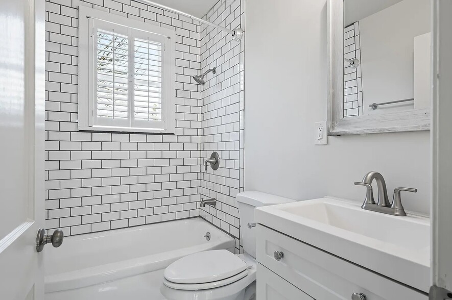 Building Photo - 1215 Emmett Ave