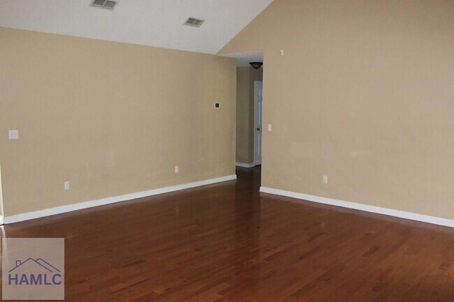 Building Photo - 180 Waters Ave