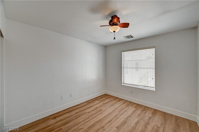 Building Photo - 9985 Big Bow Springs Ct