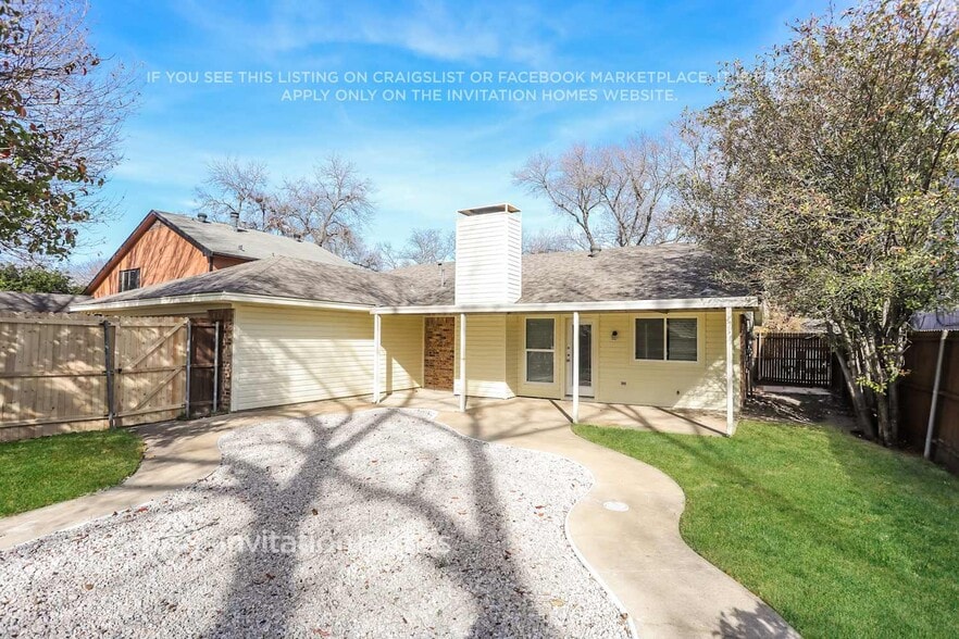 Building Photo - 4913 Cliffwood Dr