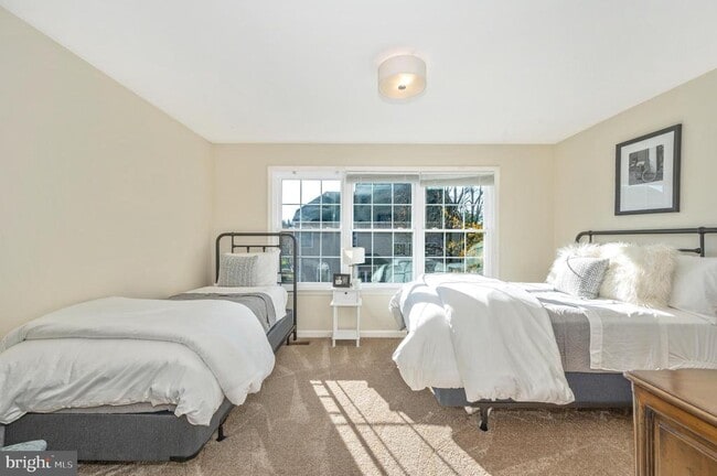 Building Photo - 2575 Bear Den Rd