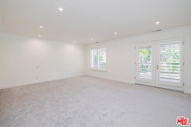 Building Photo - 161 N Hamel Dr