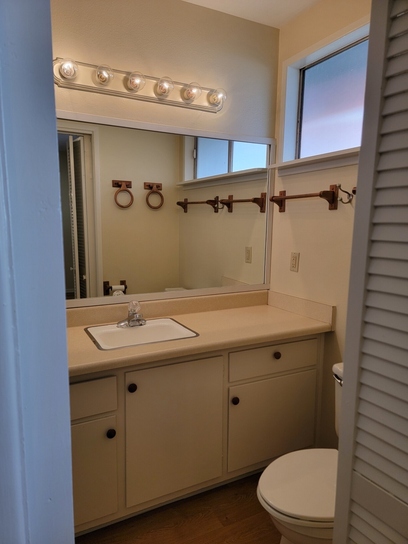 Building Photo - 1136 Larkspur Ln