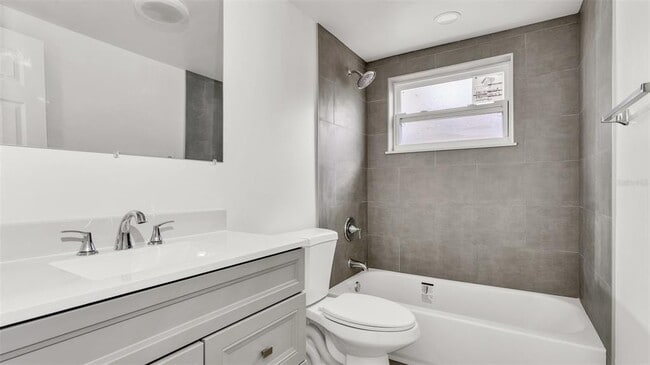 Building Photo - 7634 Fox Hollow Dr