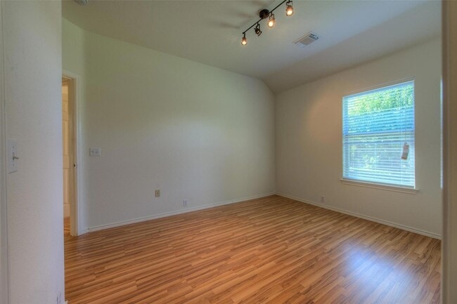 Building Photo - 1632 Belvedere Pl