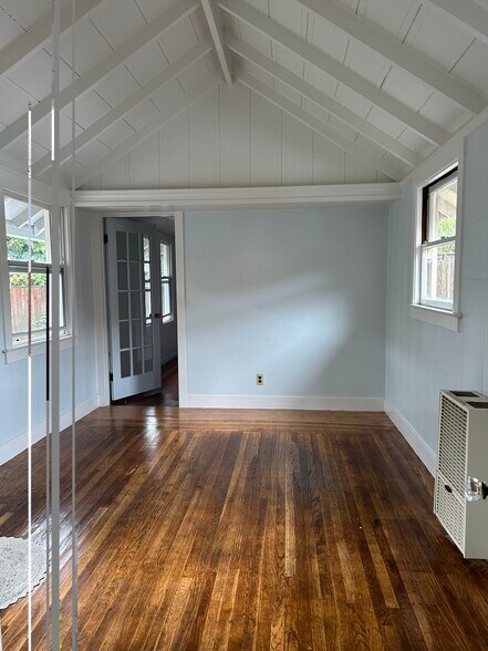 Building Photo - 52 Dominga Ave