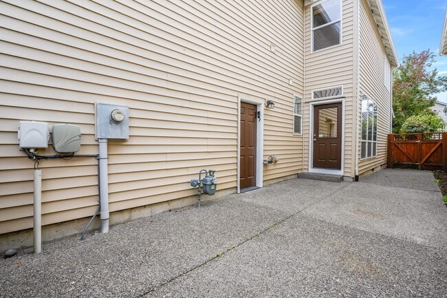 Building Photo - Beautiful 4 Bed, 3 Bath Rental Home in Hil...