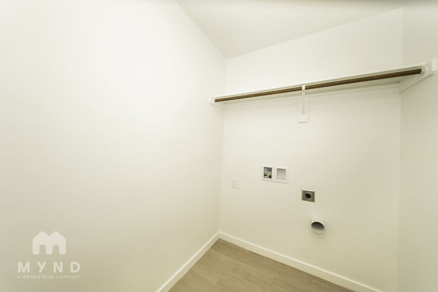 Building Photo - 3736 Los Cabos Dr
