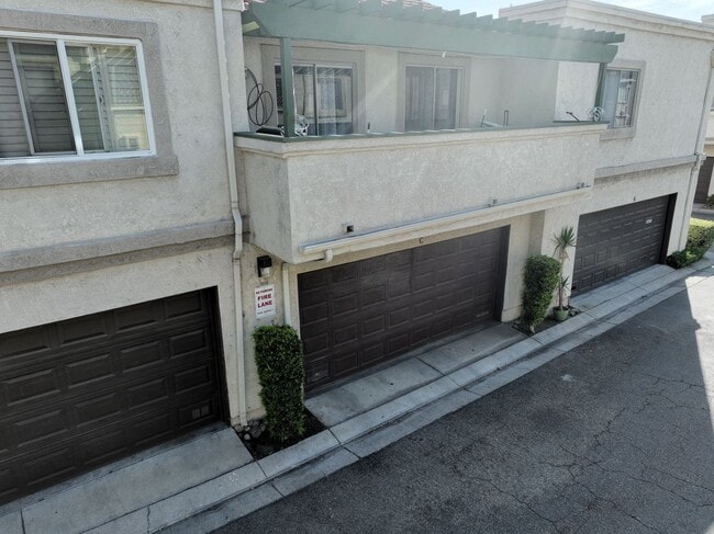 Building Photo - "Meadow Wood Village" Two-Story Condominium Now Available for Lease!