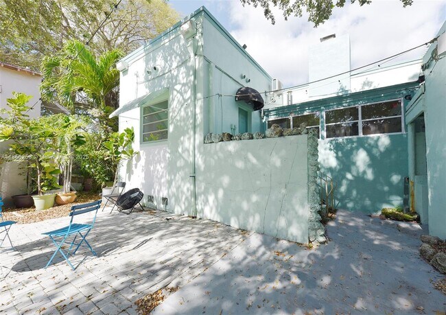 Building Photo - 7613 Biscayne Blvd