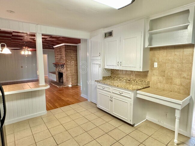 Building Photo - 2767 Biltmore Ave