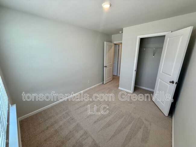 Building Photo - 121 Pendleton Place Way