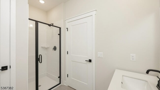 Building Photo - 113 Iris Ct