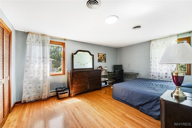 Building Photo - 71 Chaumont Dr