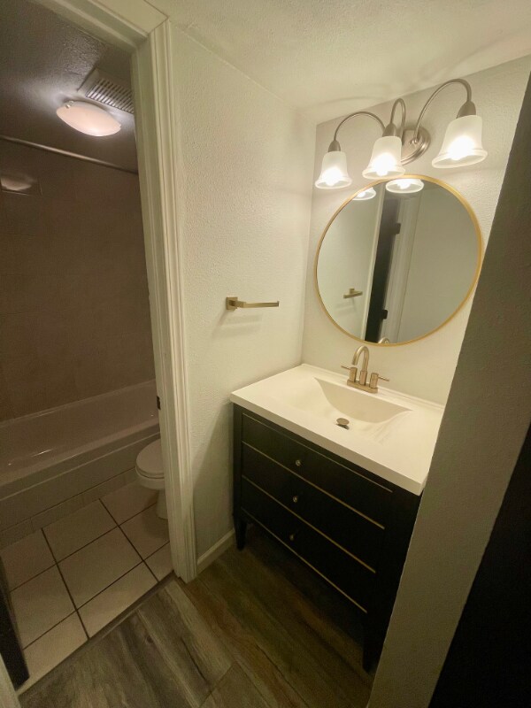 Building Photo - 7395 E Eastman Ave