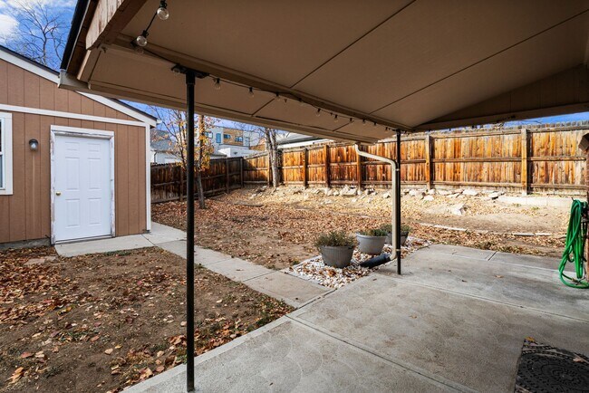 Building Photo - Charming Townhome in West Highlands!