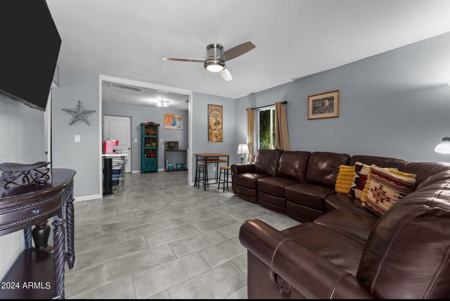 Building Photo - 496 W Mohave St