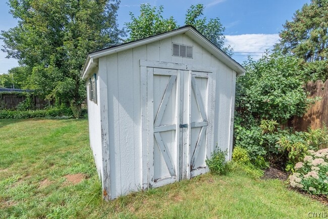 Building Photo - 104 Van Mara Dr