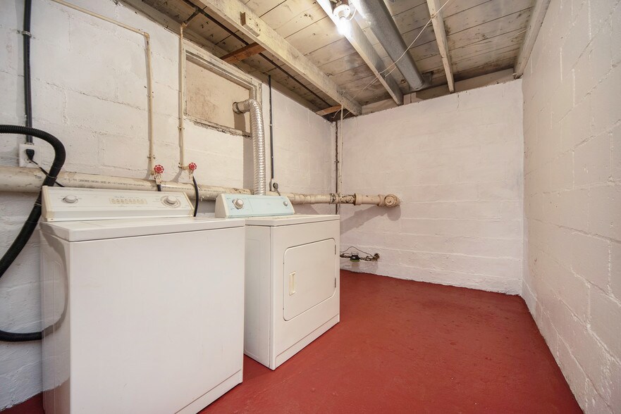 Laundry room - 1115 Lafayette Ave