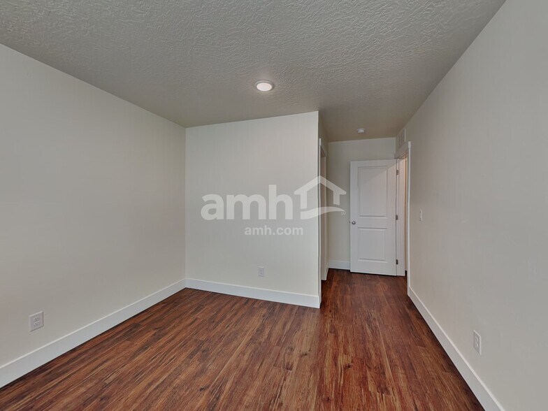 Building Photo - 9516 Aviara St