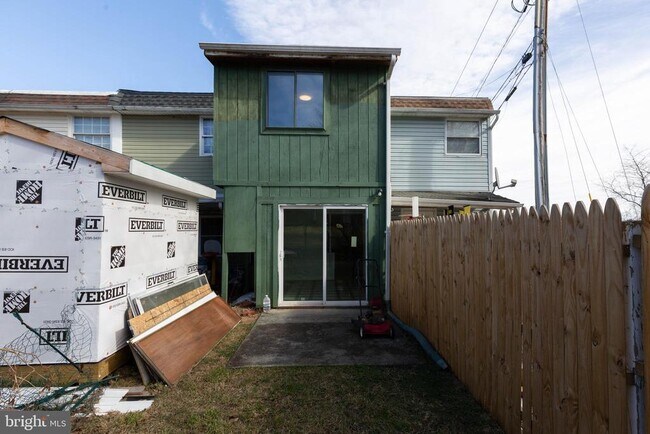 Building Photo - 48 Turf Ln