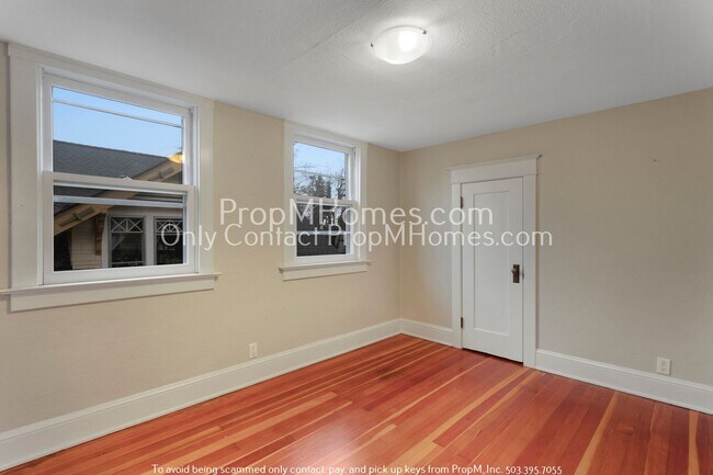 Building Photo - Discover Serenity in King Neighborhood!
