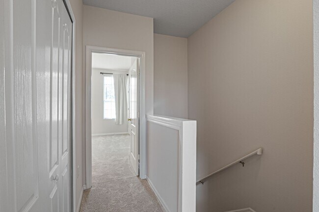 Building Photo - 3 Bed 2, Full Bath, 2 Half Bath, 1 Car Garage Townhome near MacDill AFB