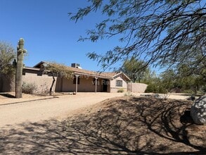 Building Photo - 6410 E Dixileta Dr