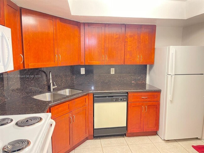 Primary Photo - 7410 SW 82nd St