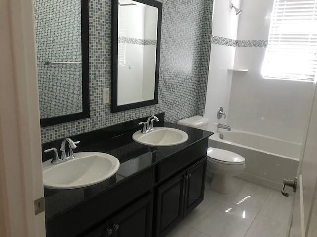 Building Photo - 4920 NW 15th Ave