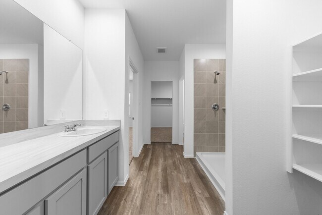 Building Photo - 16727 Hemlock Frst Ln