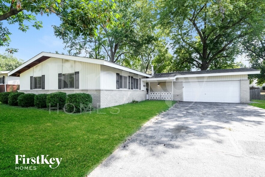 Building Photo - 440 Durwood Dr