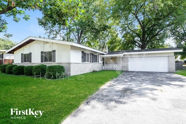 Building Photo - 440 Durwood Dr
