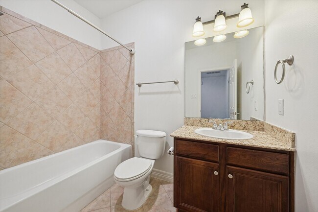 Building Photo - 3313 New Garden View Ln