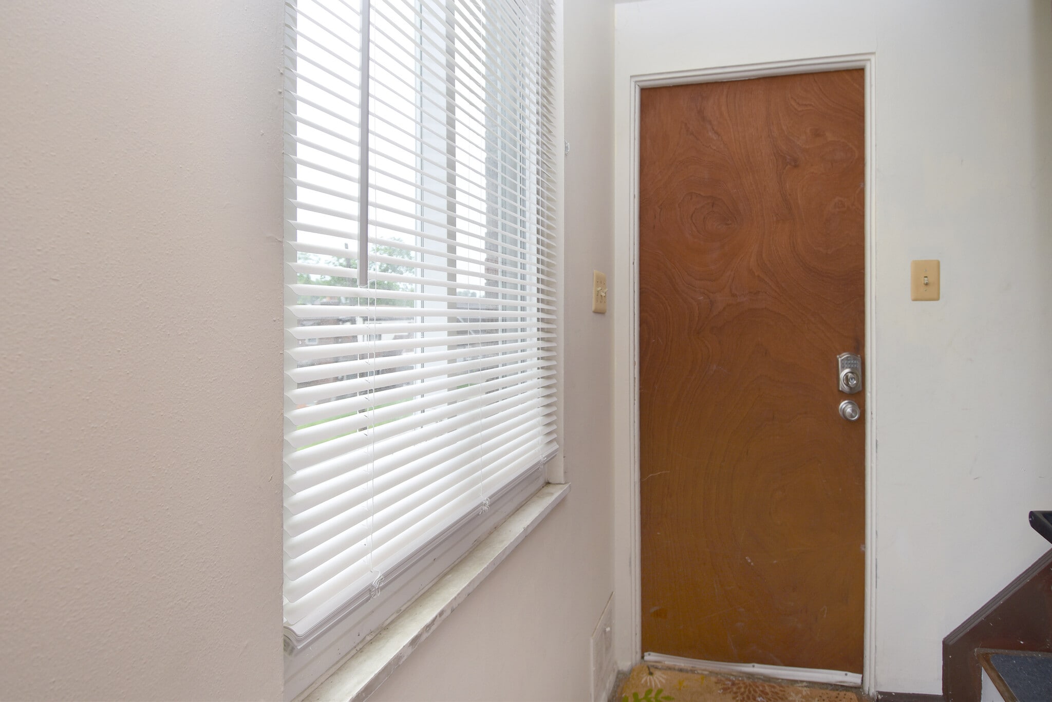 Front entry with electronic door locks for security & convenience. - 3156 Glendale Ave